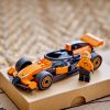LEGO City 60442 F1-es pilóta McLaren versenyautóval