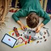 LEGO City 60443 F1-es boxutca és személyzet, Ferrari autóval
